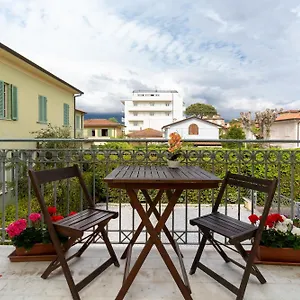 https://new-designed-3-br-apt-with-private-parking.it-tuscanyhotel.com